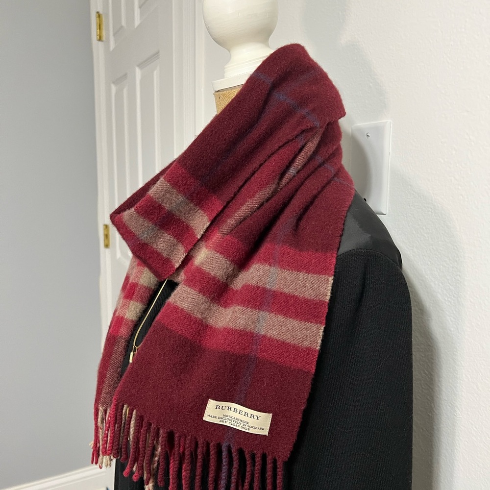 Vintage Cashmere Burberry Scarf burgundy red wine, plaid 🍷 - Picture 3 of 6